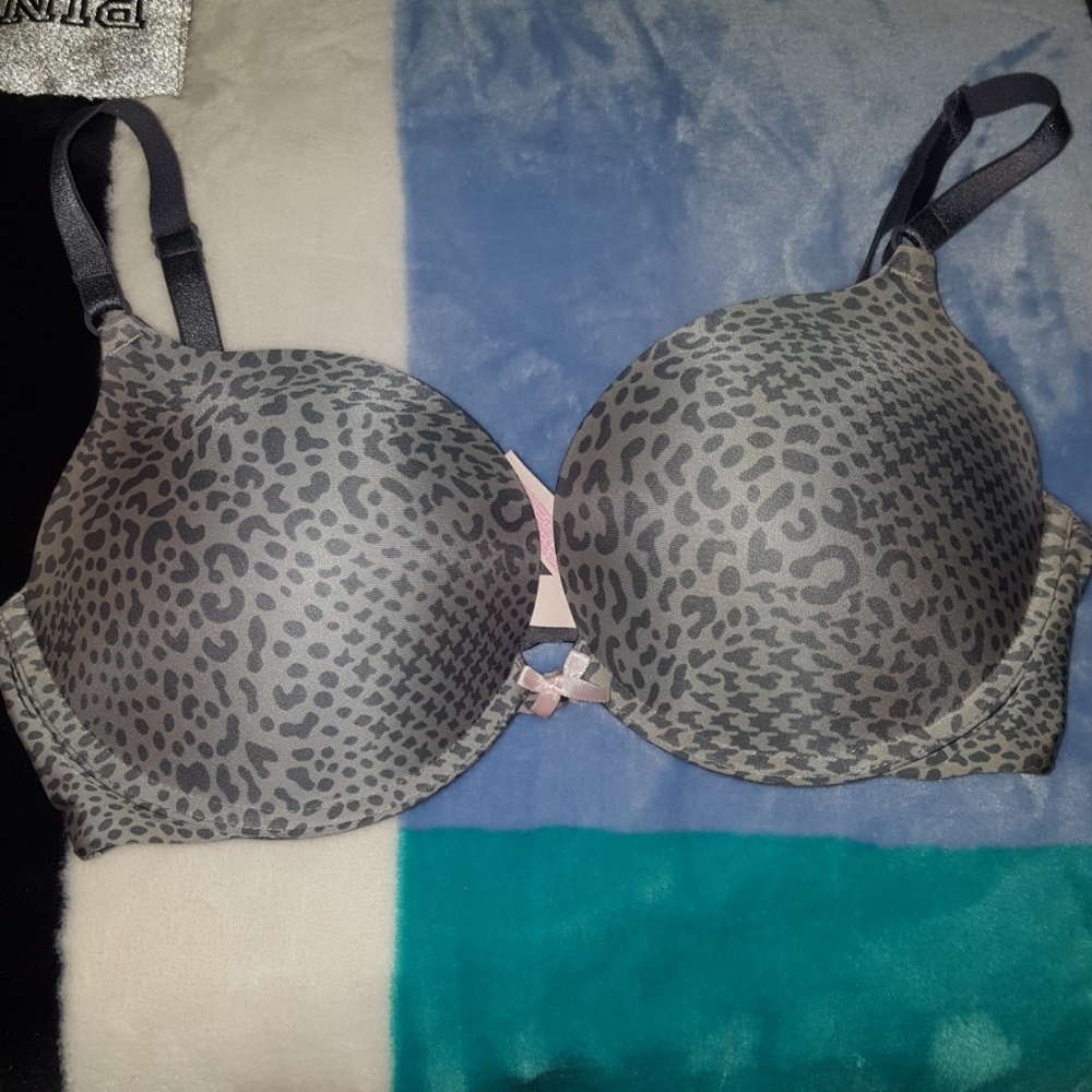 34D VS push up bra